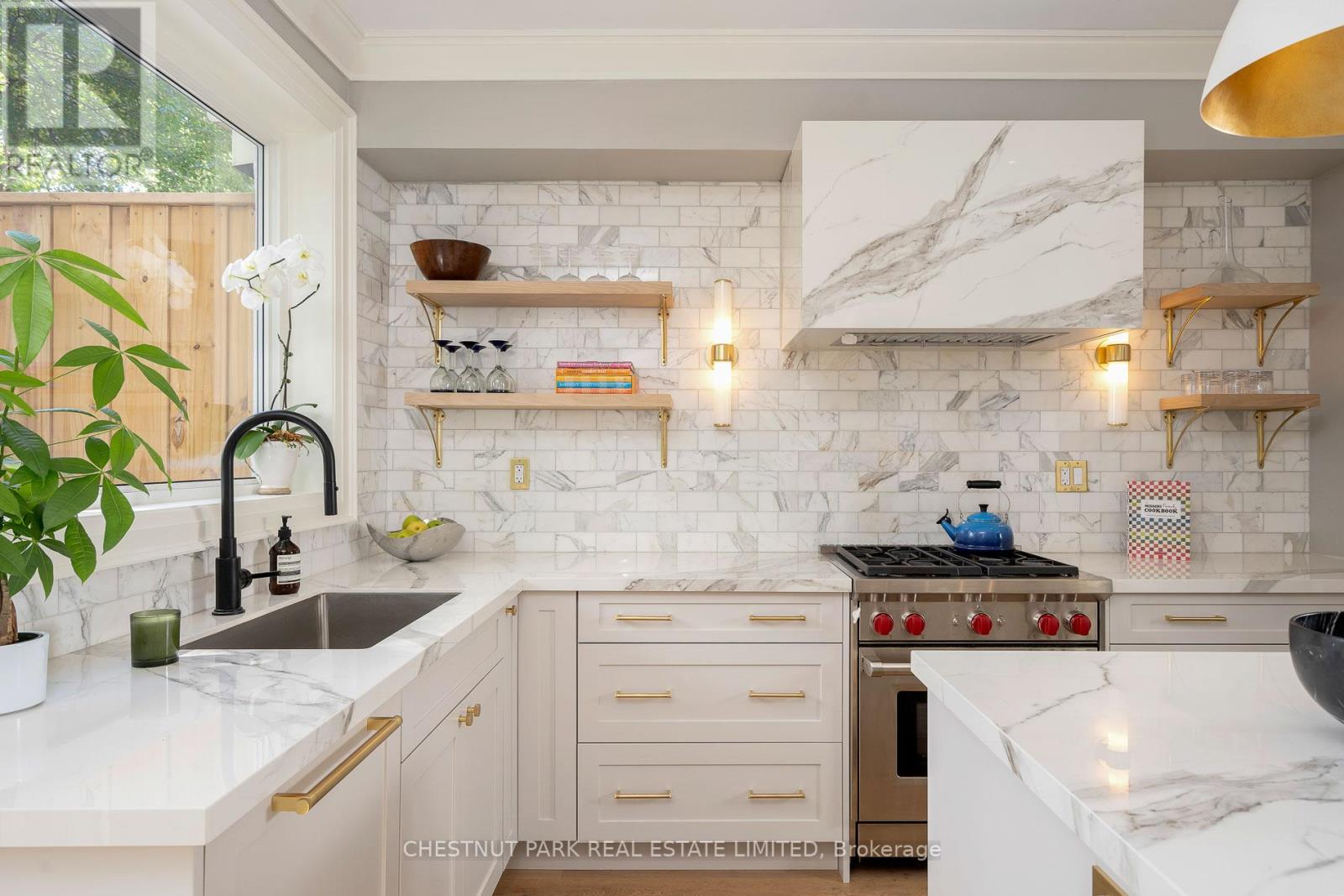 131 Alcorn Avenue, Toronto, Ontario  M4V 1E5 - Photo 14 - C12917754