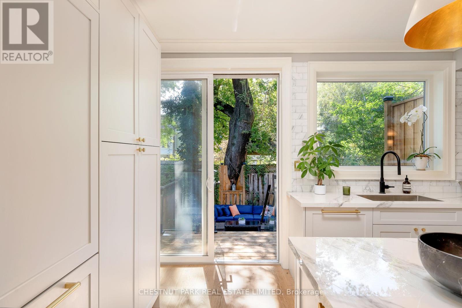 131 Alcorn Avenue, Toronto, Ontario  M4V 1E5 - Photo 18 - C12917754