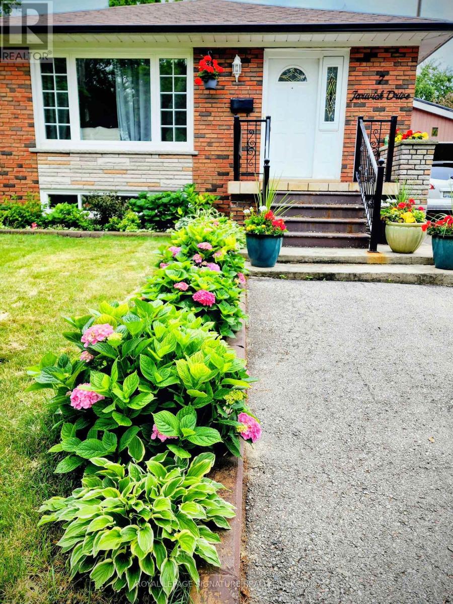 7 Jarwick Drive, Toronto, Ontario  M1H 2H1 - Photo 6 - E12917682