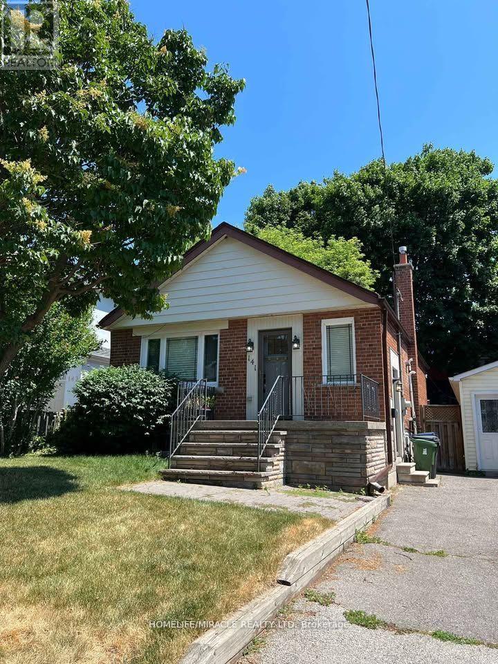 141 BEXHILL AVENUE, Toronto, Ontario