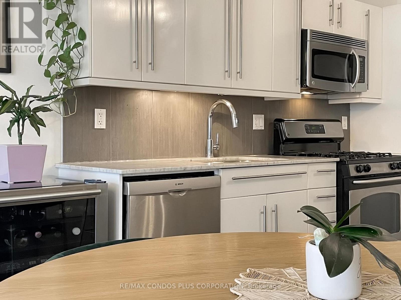 201 - 747 Queen Street E, Toronto, Ontario  M4M 1H3 - Photo 22 - E12917734