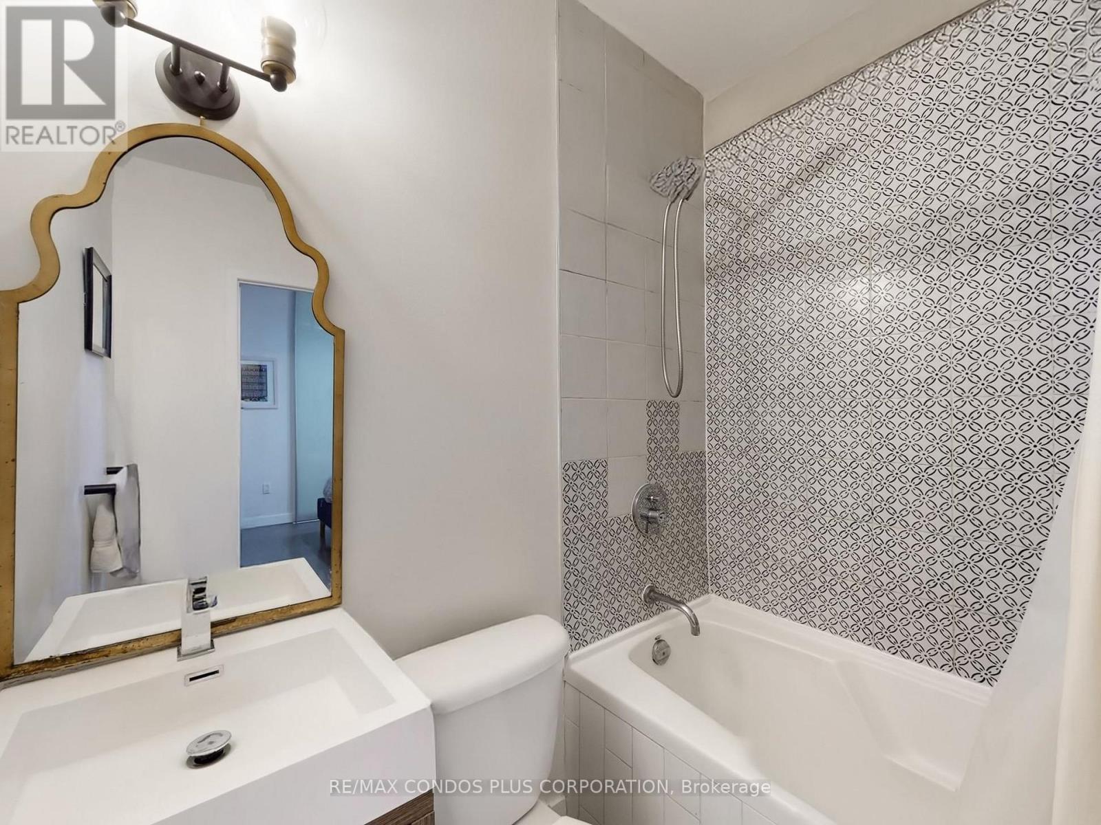 201 - 747 Queen Street E, Toronto, Ontario  M4M 1H3 - Photo 29 - E12917734