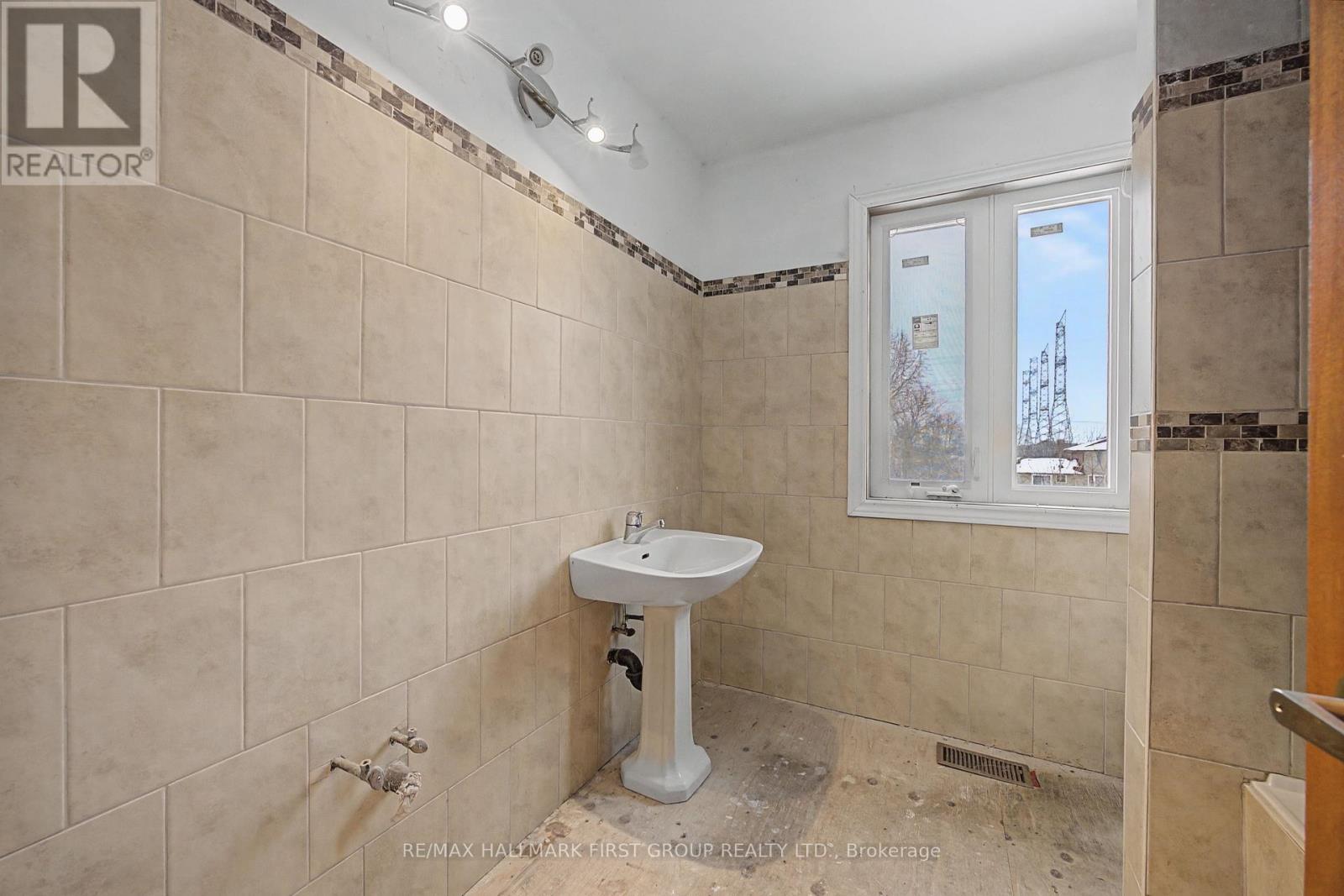 239 Davidson Street, Pickering, Ontario  L1V 2P9 - Photo 36 - E12917752