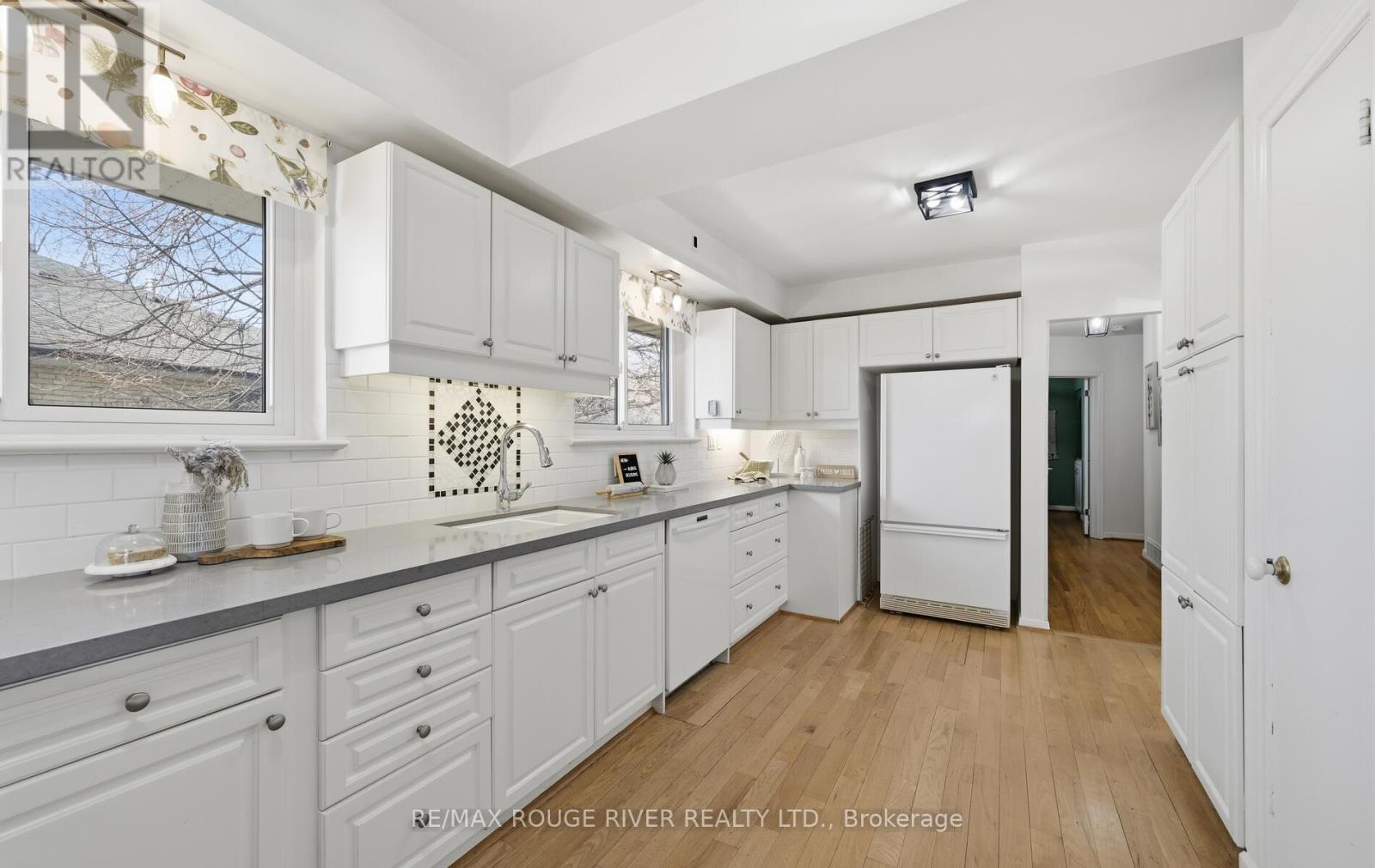 114 Rochman Boulevard, Toronto, Ontario  M1H 1S2 - Photo 4 - E12917764