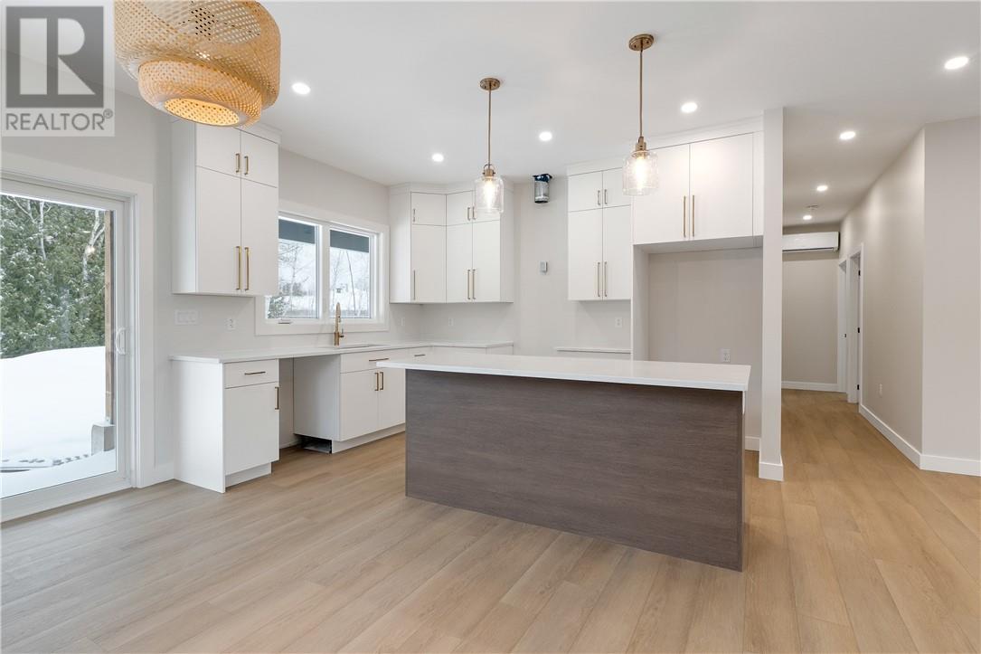 2210 Treeview Road, Sudbury, Ontario  P3E 5C5 - Photo 10 - 2126812