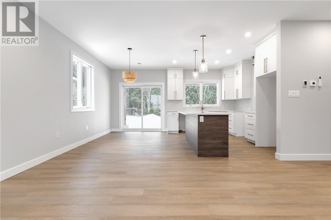 2210 Treeview Road, Sudbury, Ontario  P3E 5C5 - Photo 4 - 2126812