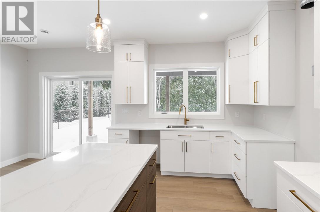 2210 Treeview Road, Sudbury, Ontario  P3E 5C5 - Photo 7 - 2126812