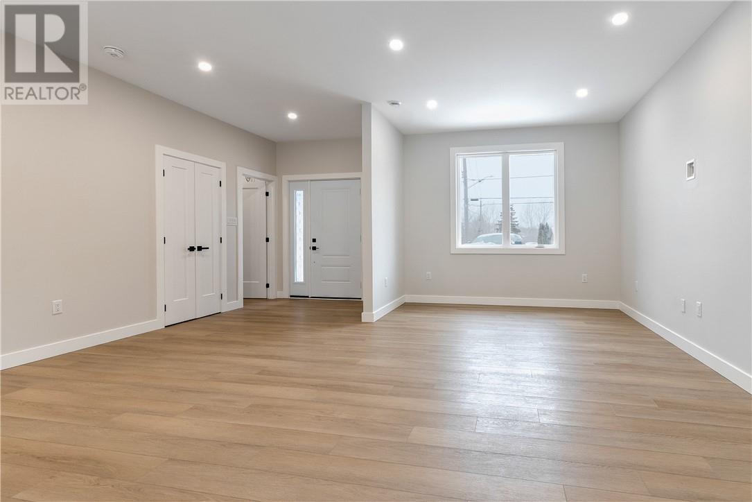 2210 Treeview Road, Sudbury, Ontario  P3E 5C5 - Photo 8 - 2126812