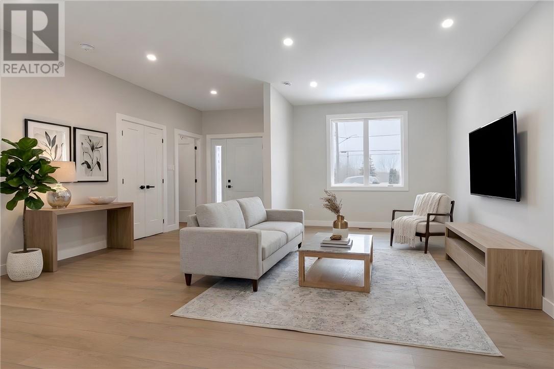 2210 Treeview Road, Sudbury, Ontario  P3E 5C5 - Photo 9 - 2126812