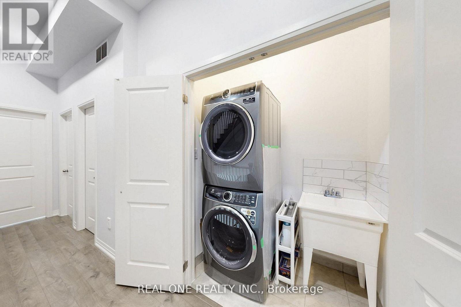 167 Markland Street, Markham, Ontario  L6C 3B5 - Photo 28 - N12917712