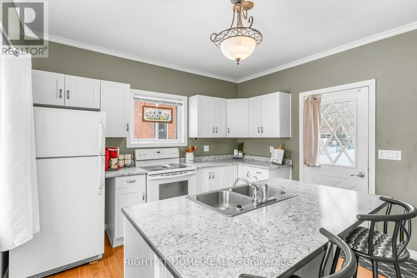 356 Manly Street, Midland, Ontario  L4R 3C9 - Photo 7 - S12917702