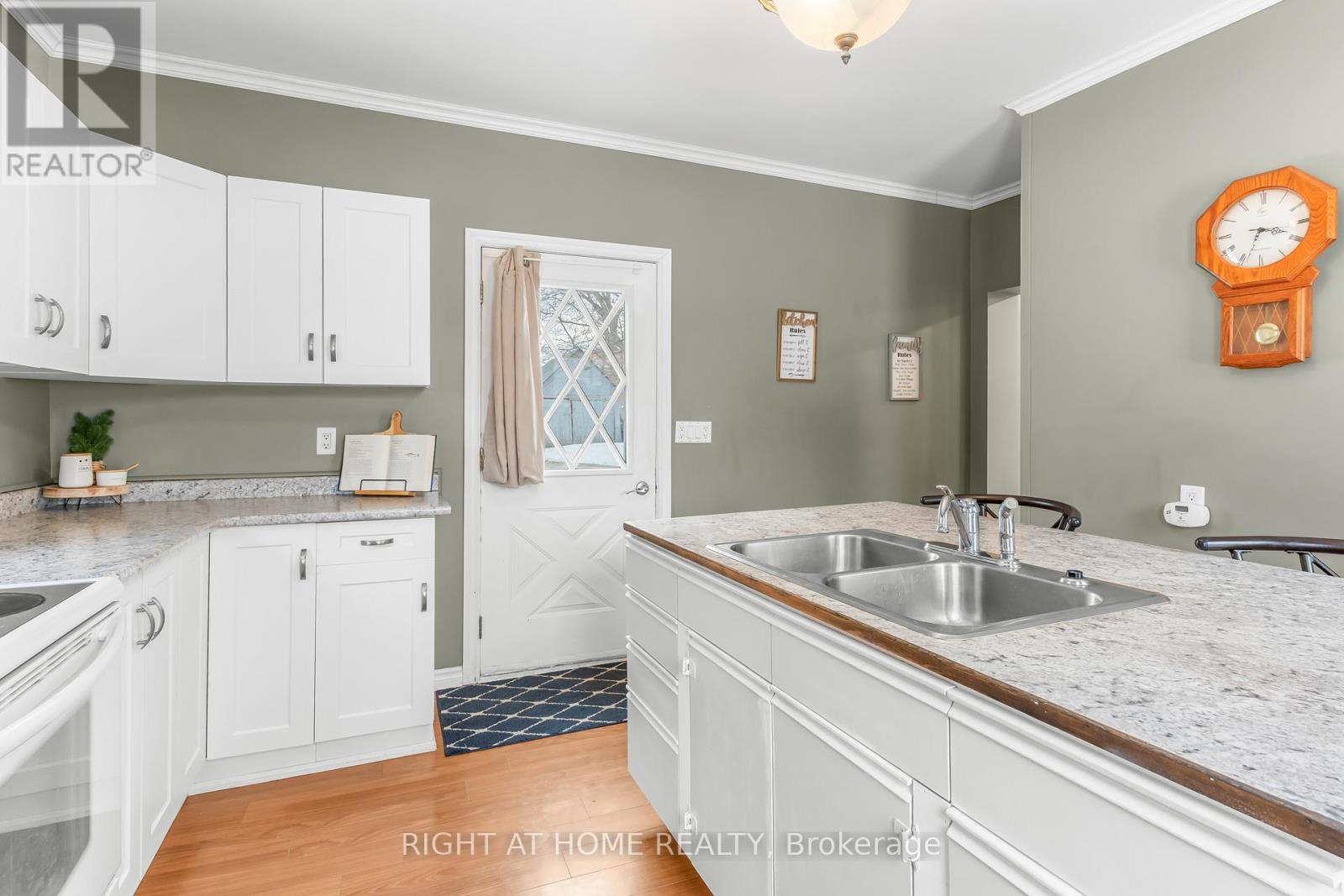 356 Manly Street, Midland, Ontario  L4R 3C9 - Photo 8 - S12917702