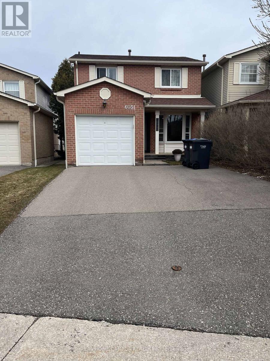 6051 Fullerton Crescent, Mississauga, Ontario  L5N 3A3 - Photo 2 - W12917658