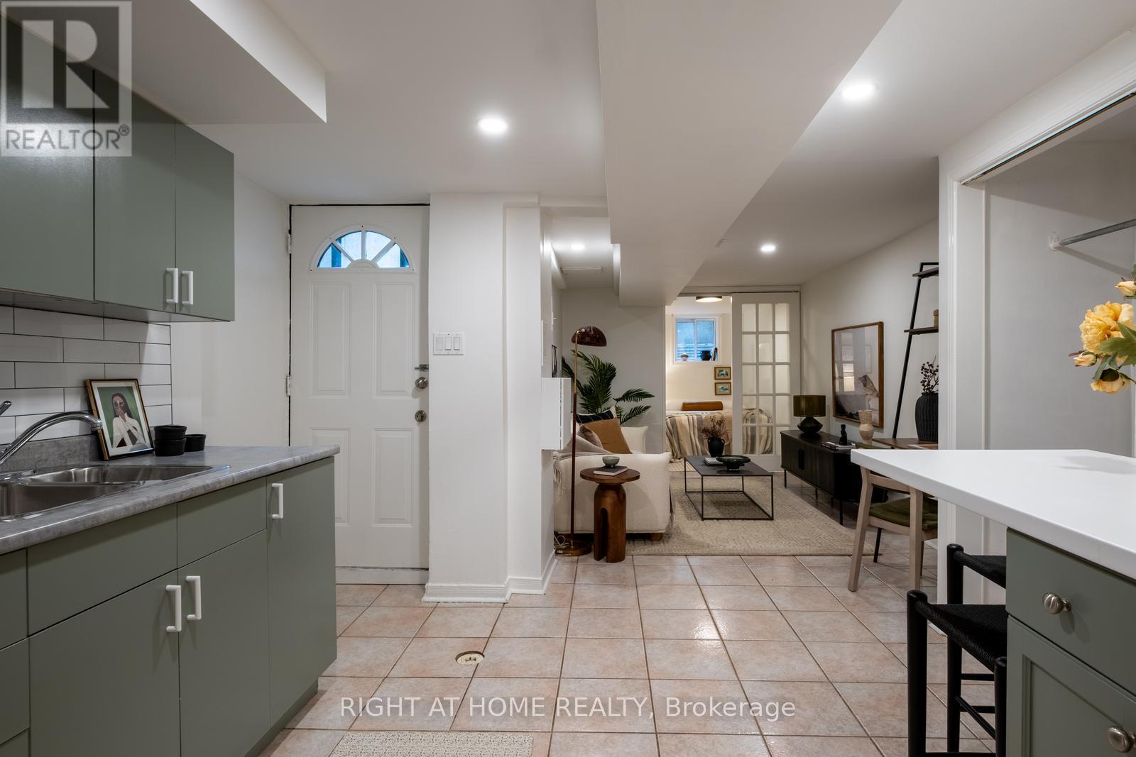 49 Osler Street, Toronto, Ontario  M6P 4A1 - Photo 21 - W12917670