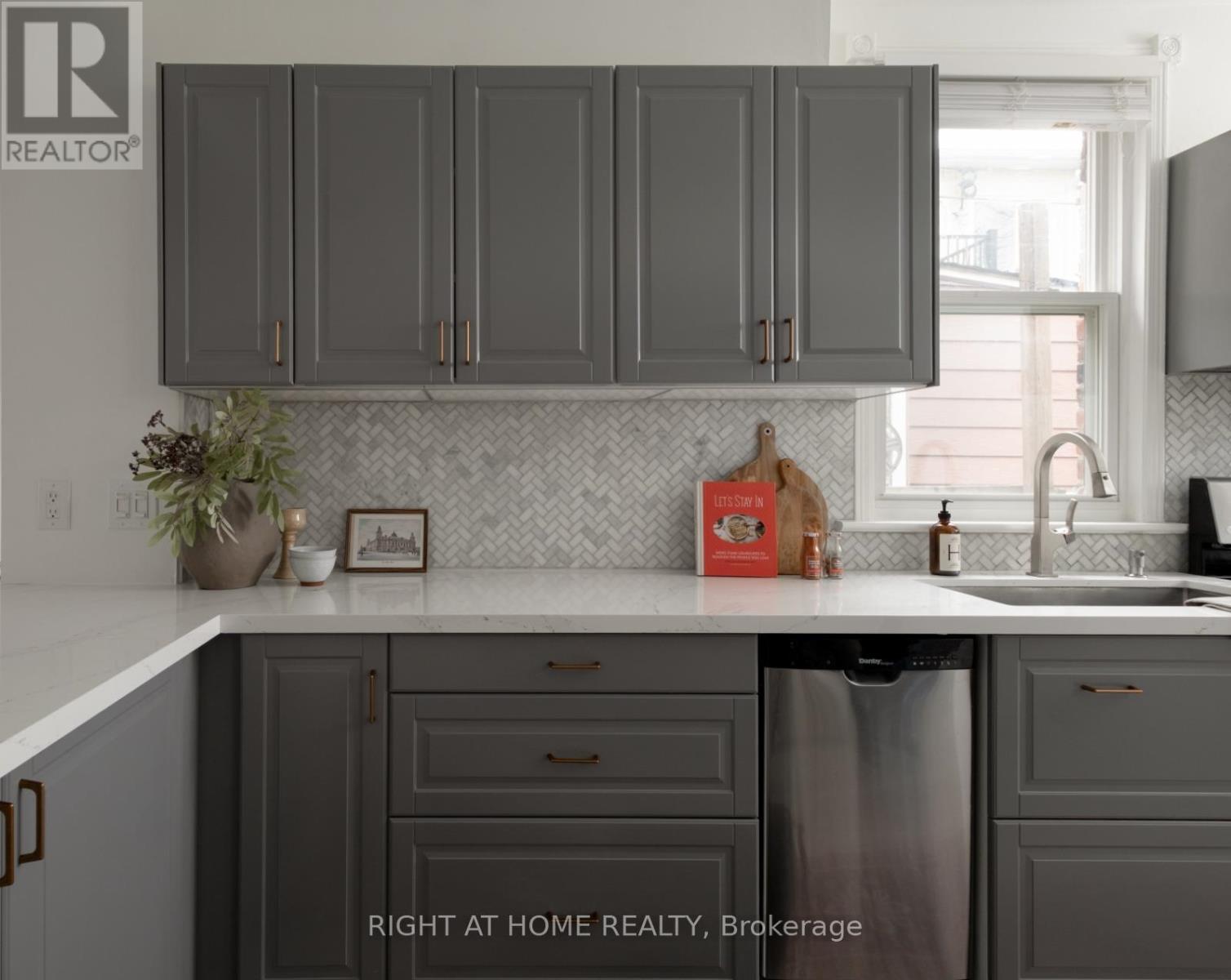 49 Osler Street, Toronto, Ontario  M6P 4A1 - Photo 9 - W12917670