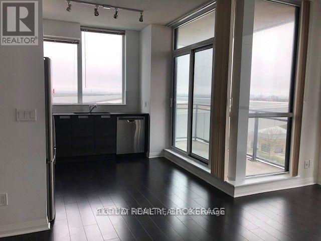 602 - 75 Eglinton Avenue W, Mississauga, Ontario  L5R 0E4 - Photo 1 - W12917696