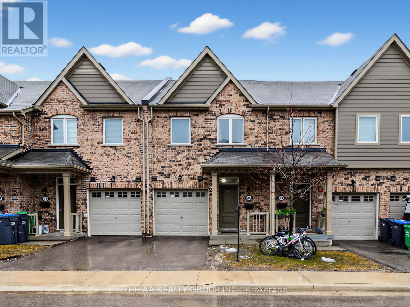 35 - 50 Edinburgh Drive W, Brampton, Ontario  L6Y 6A7 - Photo 3 - W12917728