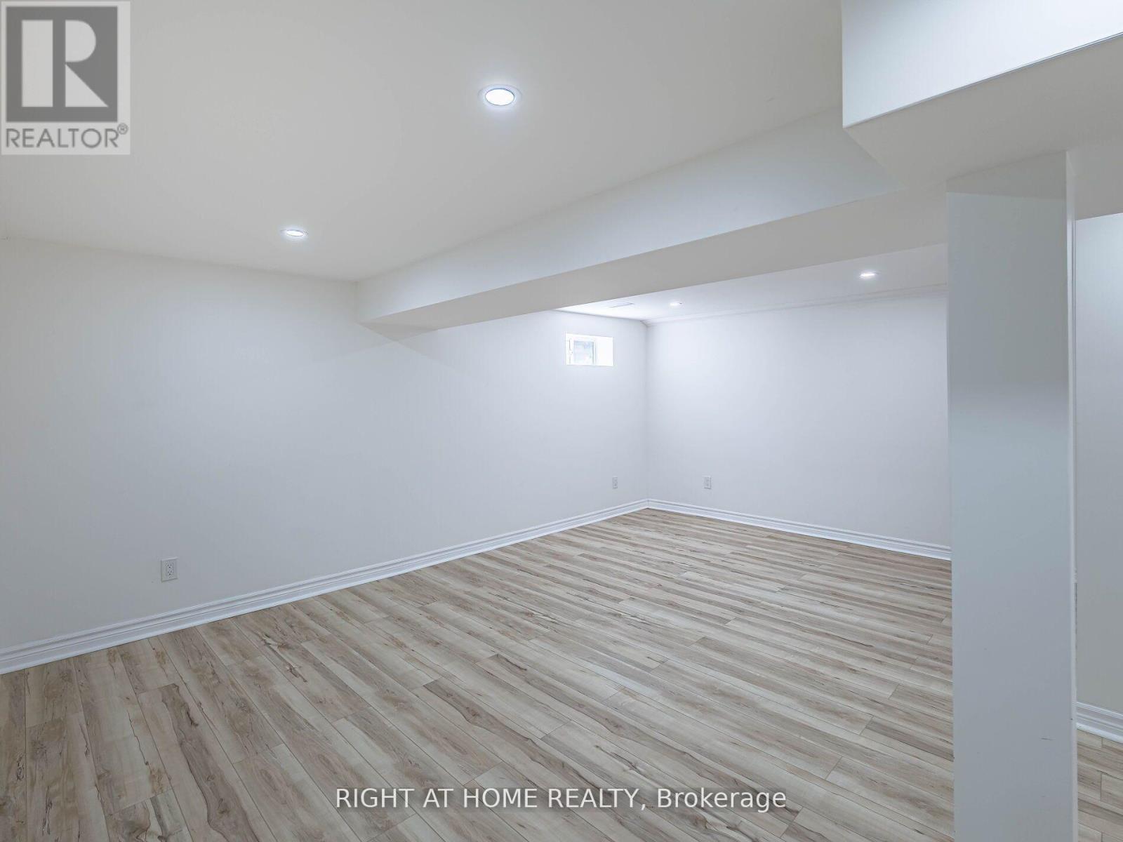 2 Giles Court, Toronto, Ontario  M9V 4C5 - Photo 24 - W12917766