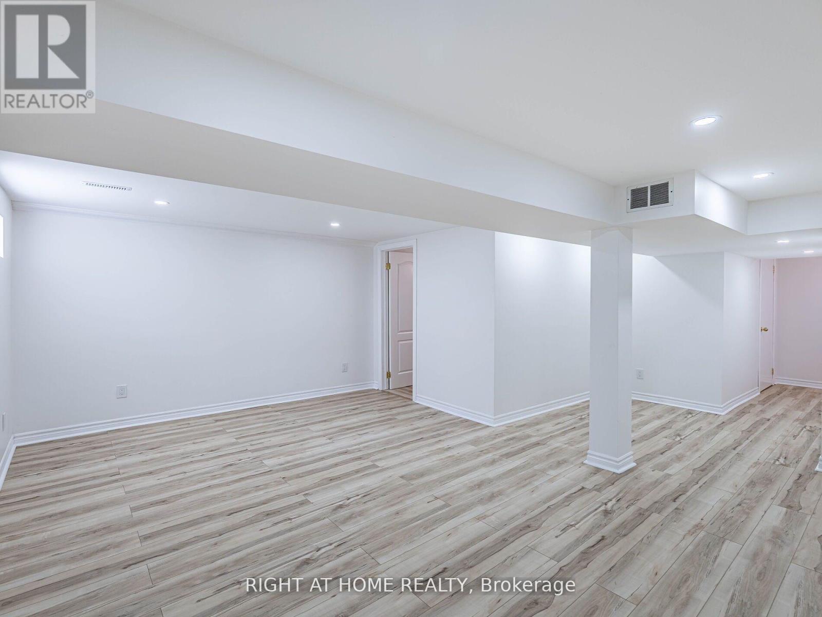 2 Giles Court, Toronto, Ontario  M9V 4C5 - Photo 25 - W12917766