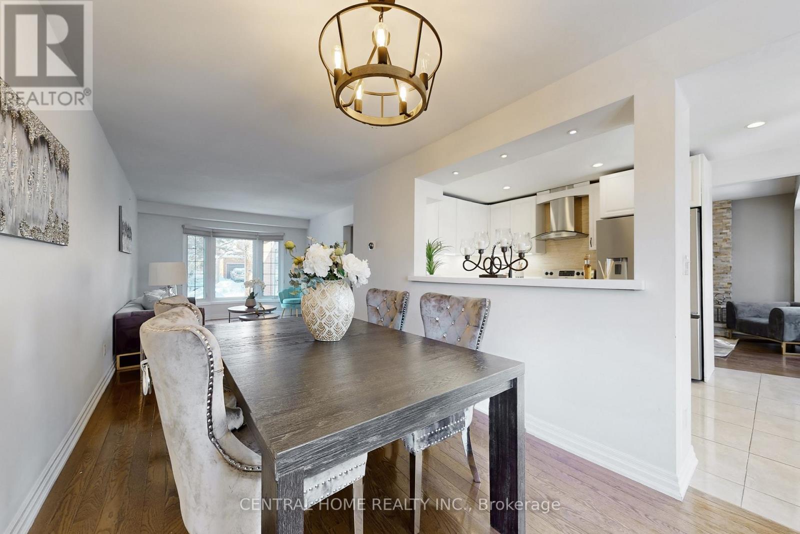 30 Moffat Crescent, Aurora, Ontario  L4G 4Z8 - Photo 12 - N12917500