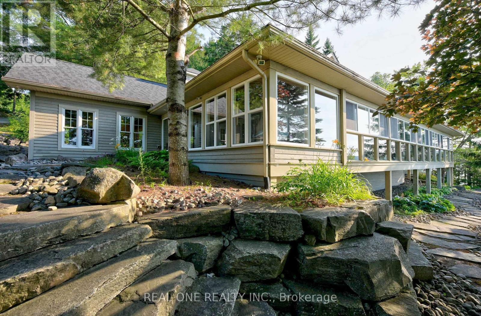 3013 Muskoka Road 117, Lake Of Bays, Ontario  P0B 1A0 - Photo 12 - X12917650