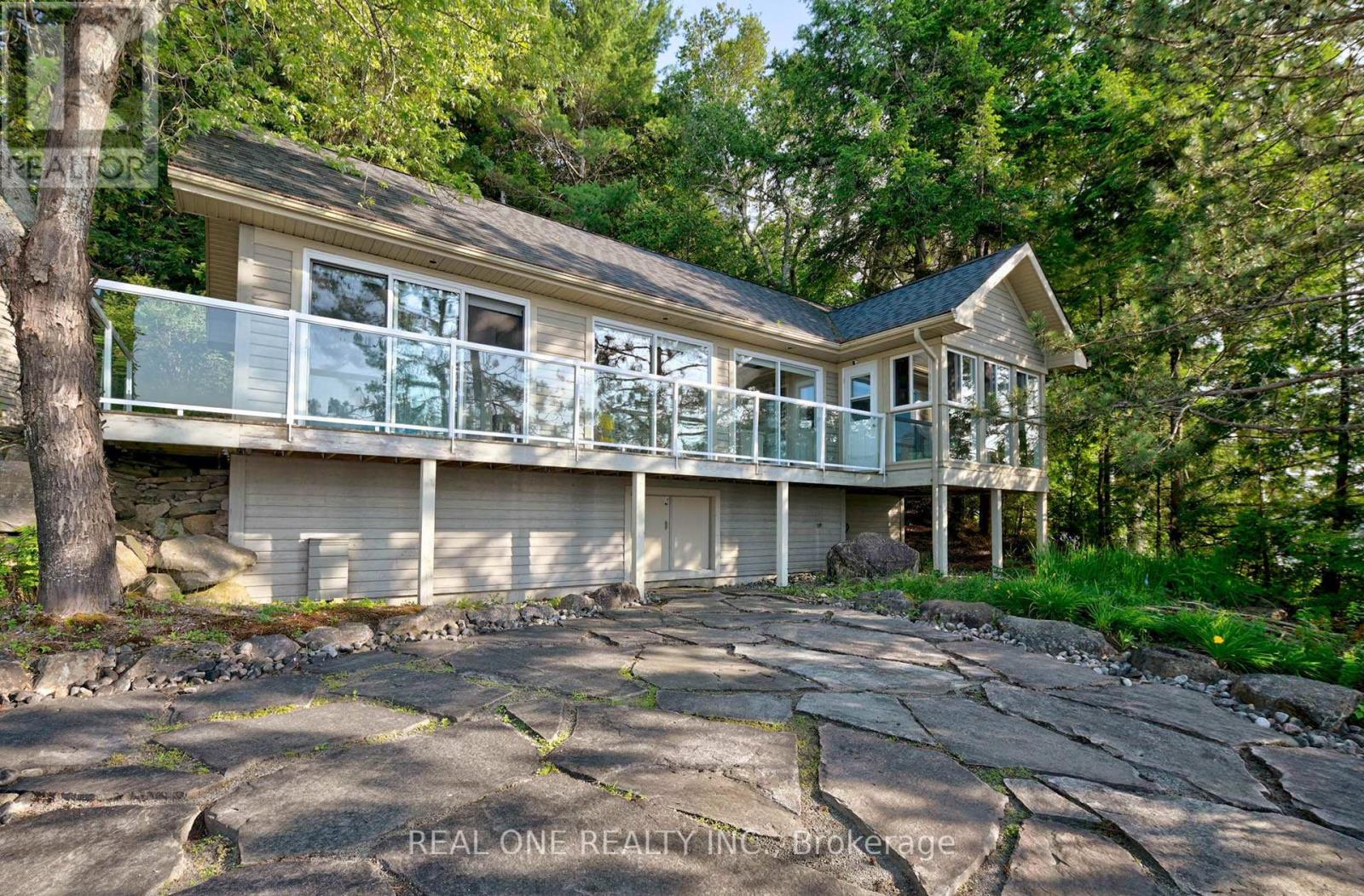 3013 Muskoka Road 117, Lake Of Bays, Ontario  P0B 1A0 - Photo 17 - X12917650
