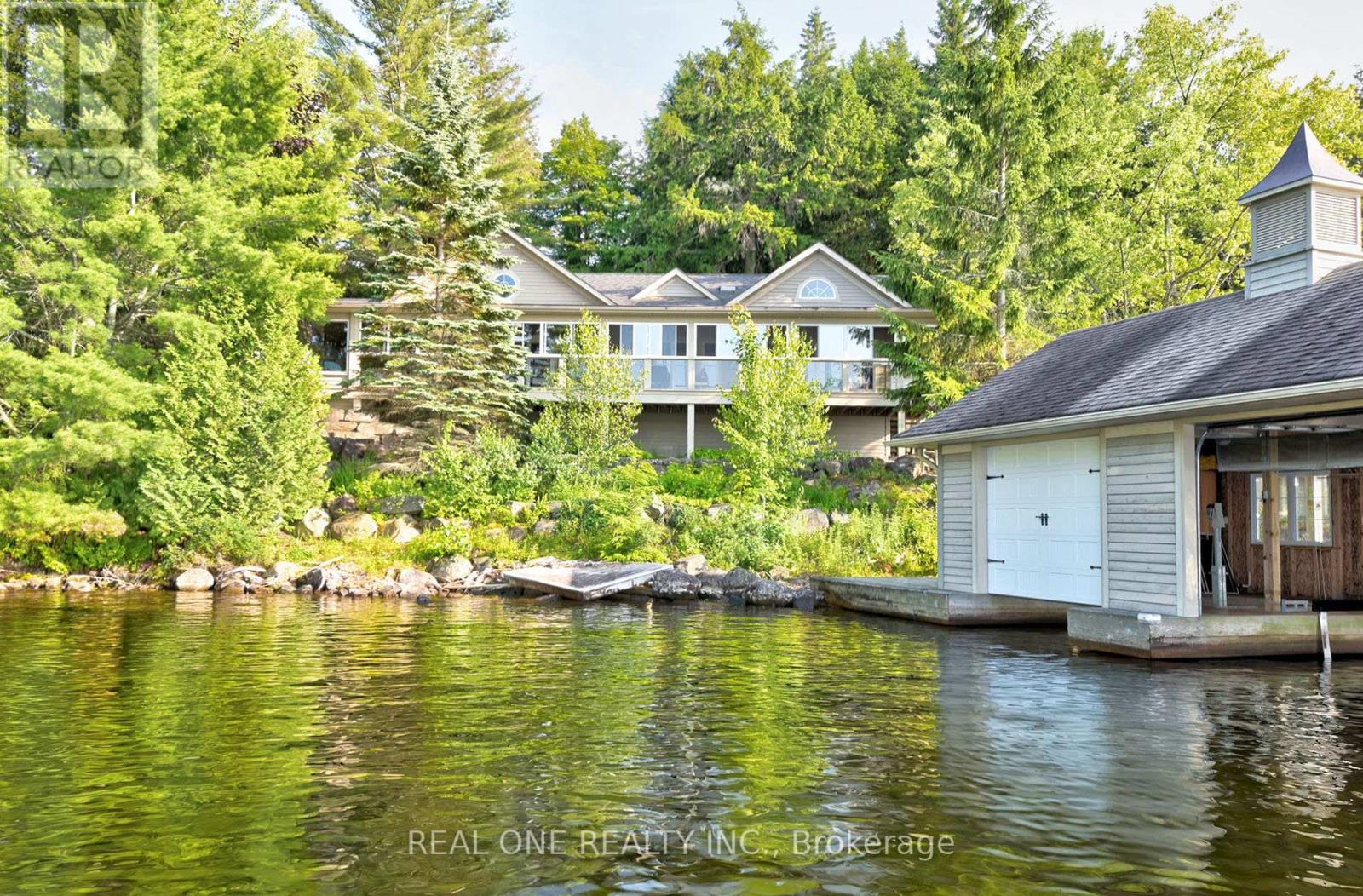 3013 Muskoka Road 117, Lake Of Bays, Ontario  P0B 1A0 - Photo 2 - X12917650