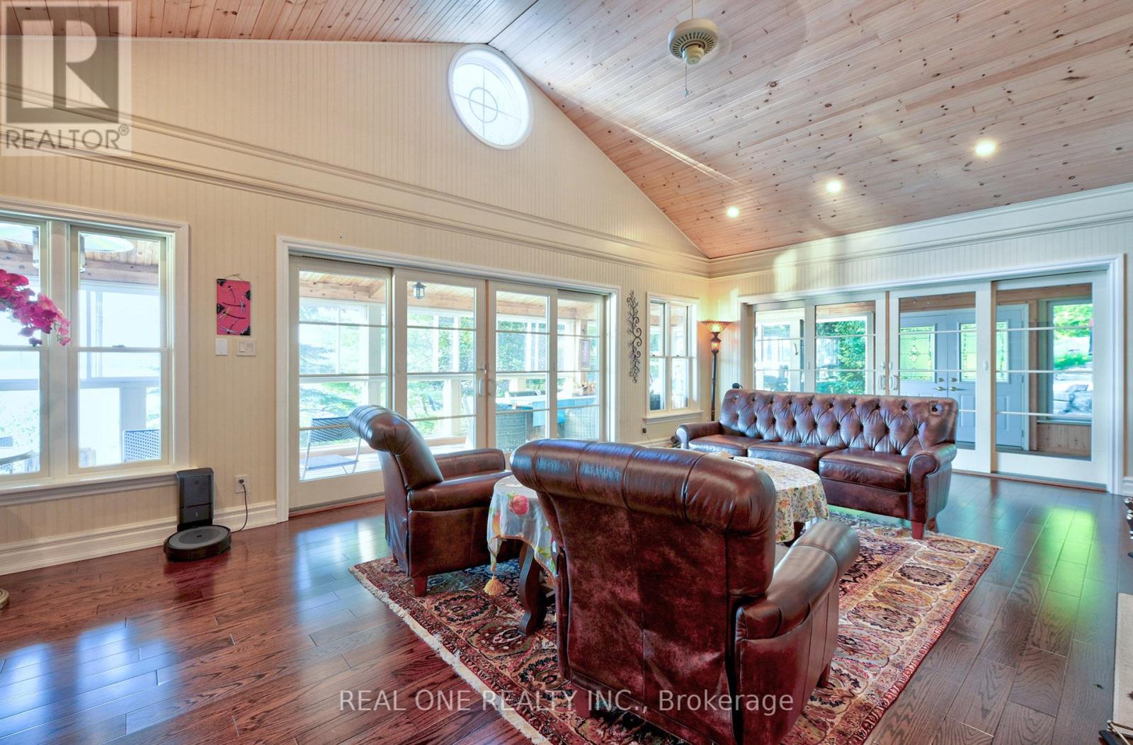 3013 Muskoka Road 117, Lake Of Bays, Ontario  P0B 1A0 - Photo 25 - X12917650