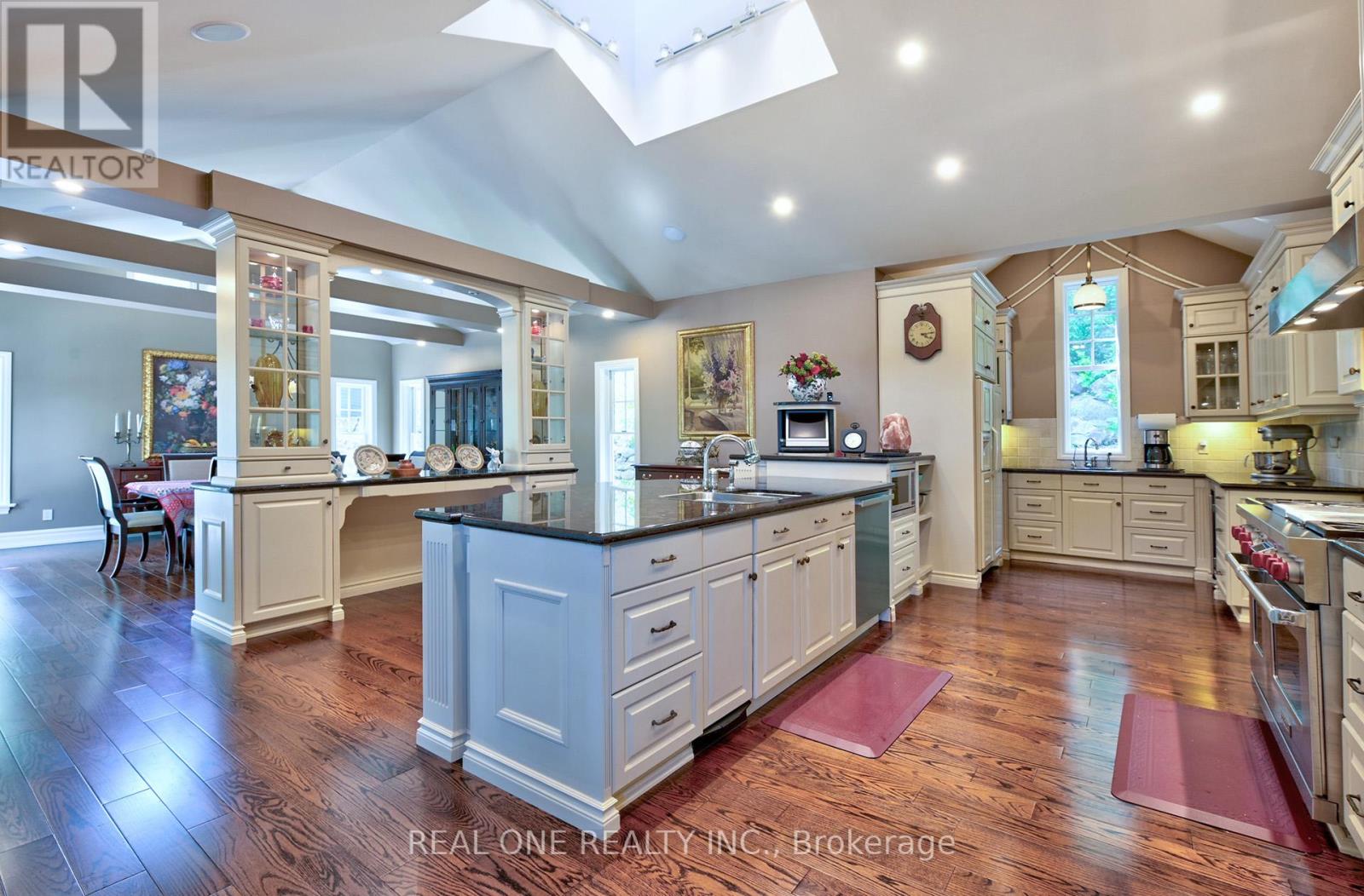 3013 Muskoka Road 117, Lake Of Bays, Ontario  P0B 1A0 - Photo 27 - X12917650