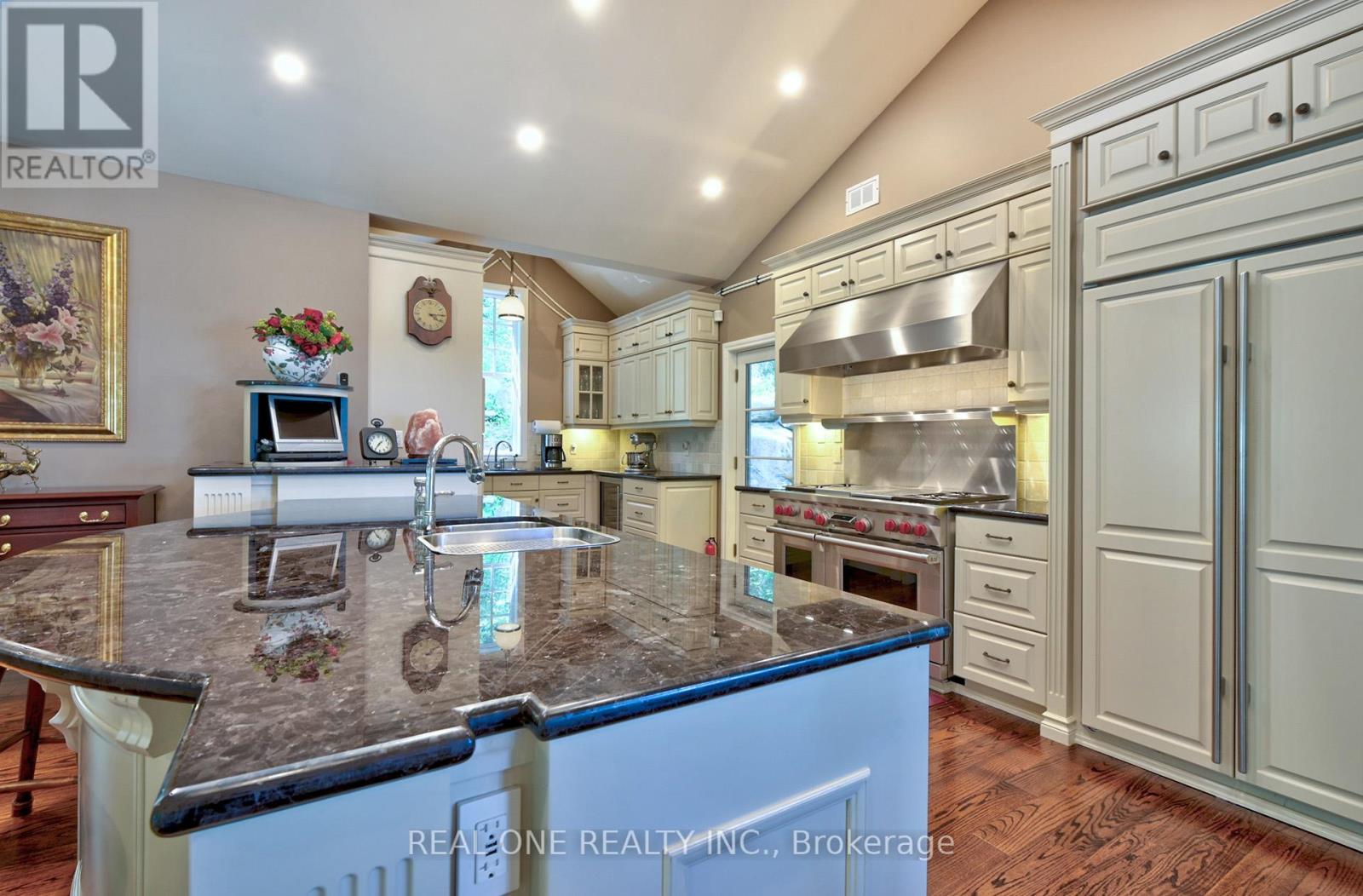 3013 Muskoka Road 117, Lake Of Bays, Ontario  P0B 1A0 - Photo 28 - X12917650