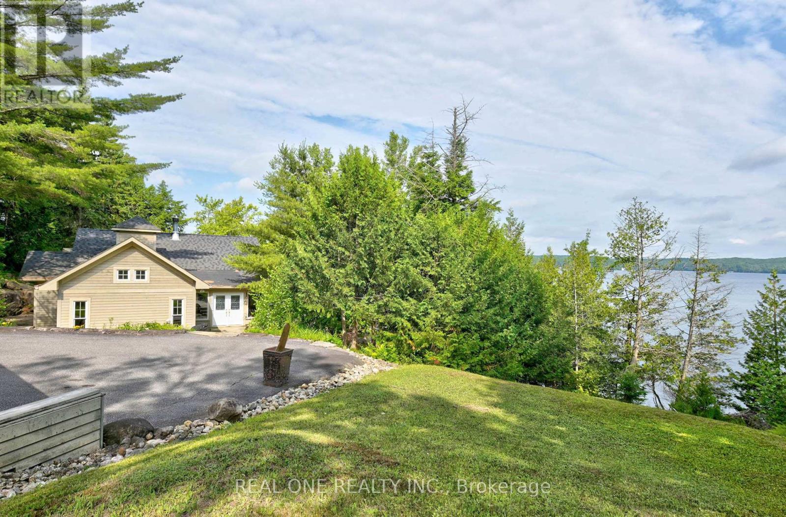 3013 Muskoka Road 117, Lake Of Bays, Ontario  P0B 1A0 - Photo 8 - X12917650
