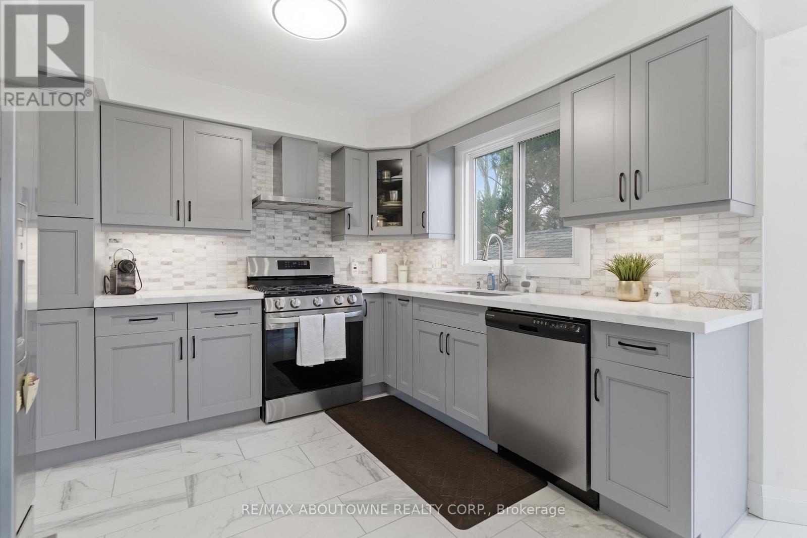 42 Celia Crescent, Guelph, Ontario  N1G 4R4 - Photo 14 - X12917742