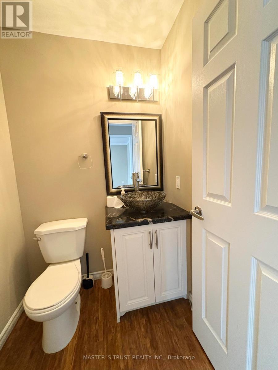 138 Huntingwood Avenue, Hamilton, Ontario  L9H 6X7 - Photo 10 - X12917750