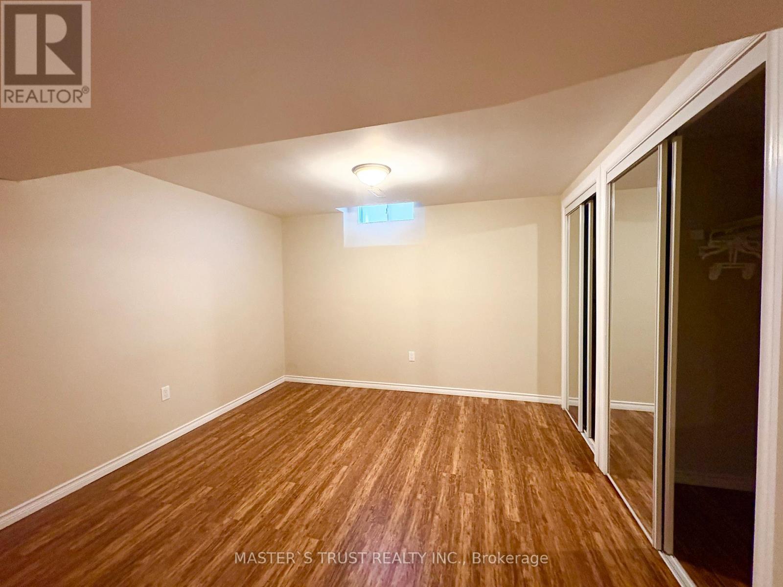 138 Huntingwood Avenue, Hamilton, Ontario  L9H 6X7 - Photo 12 - X12917750