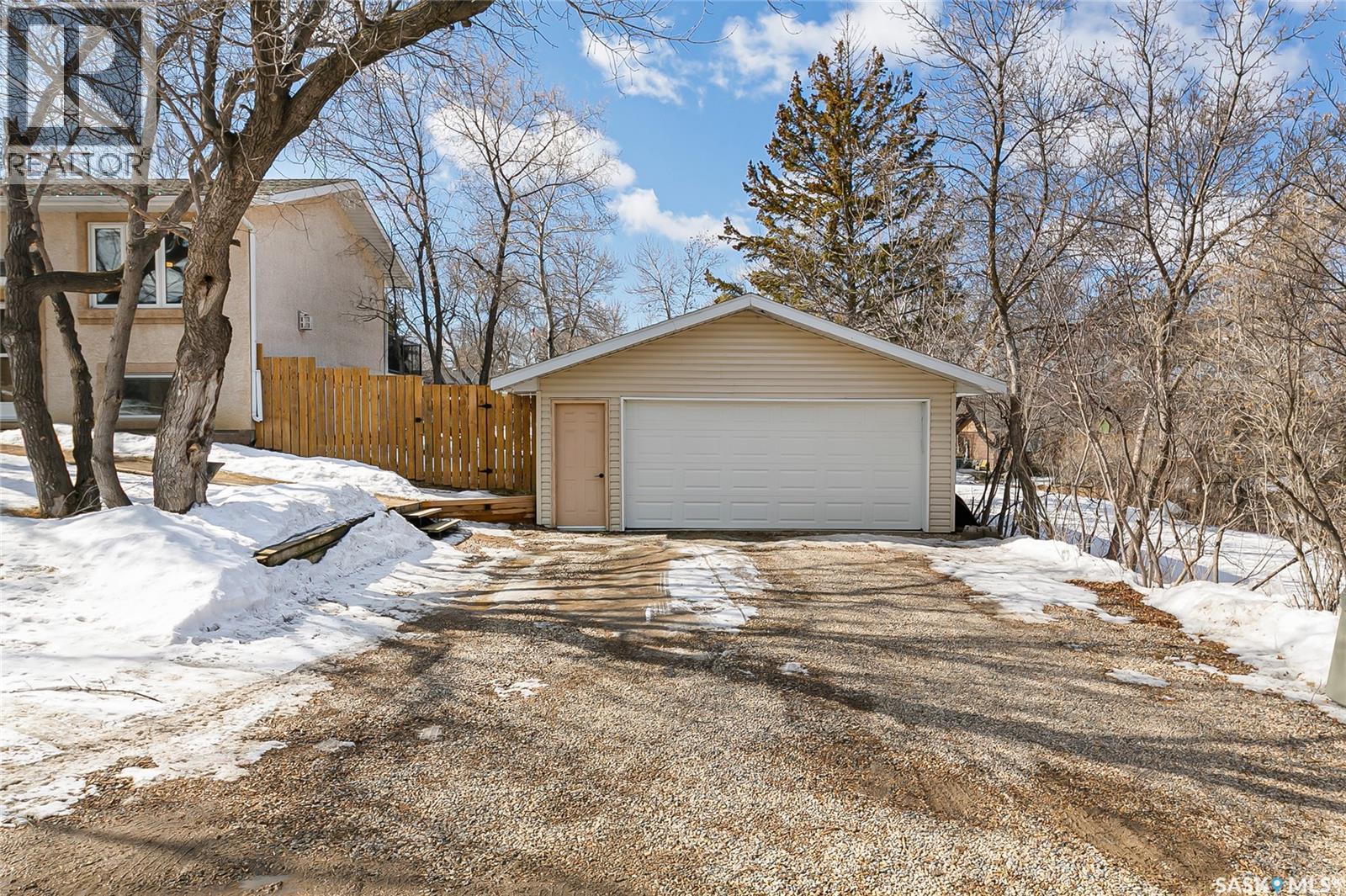 464 7th Street E, Regina Beach, Saskatchewan  S0G 4C0 - Photo 3 - SK031235