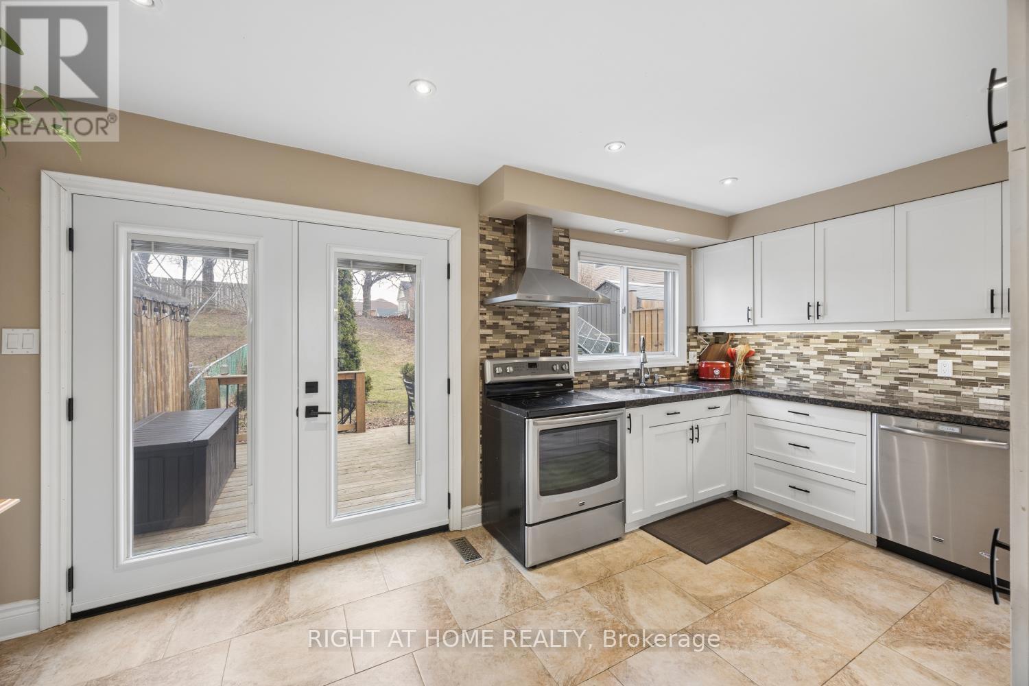 953 Southridge Street, Oshawa, Ontario  L1H 8A4 - Photo 14 - E12917780