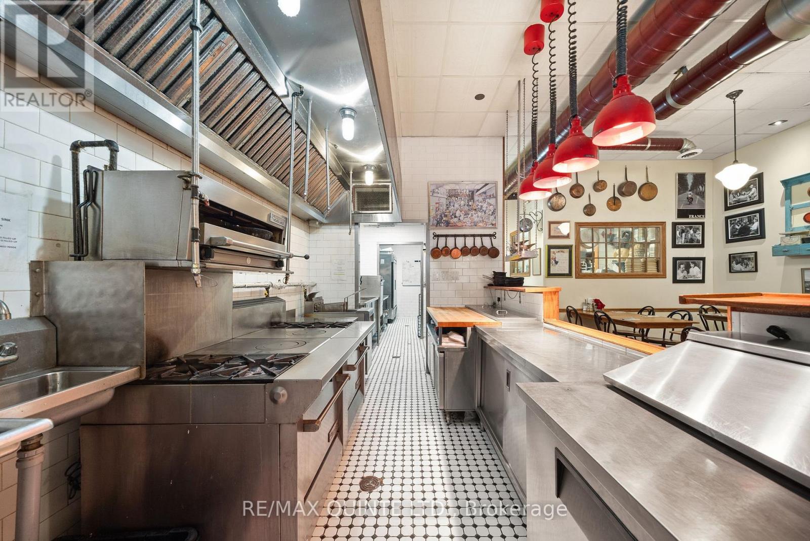 304 Front Street, Belleville, Ontario  K8N 2Z8 - Photo 15 - X12917810