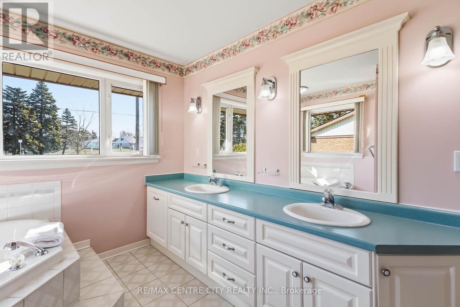 25 Wistow Street, London East, Ontario  N5Y 1C9 - Photo 30 - X12917808