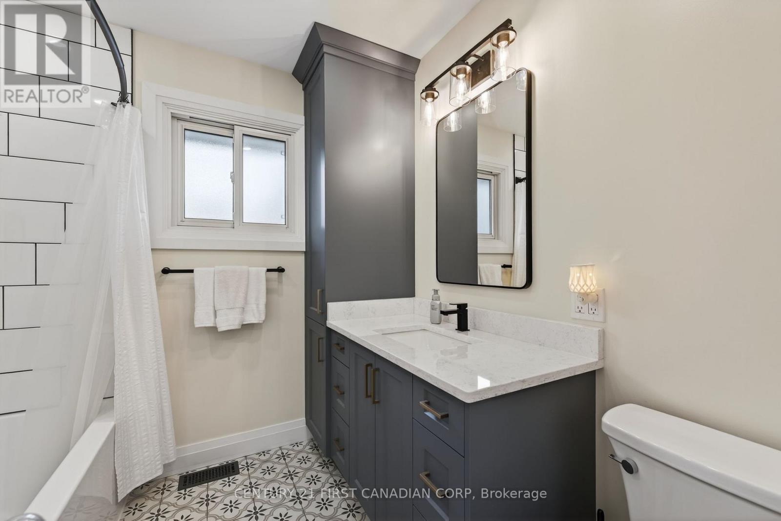 496 Chiddington Avenue, London South (South R), Ontario  N6C 2W2 - Photo 28 - X12917820