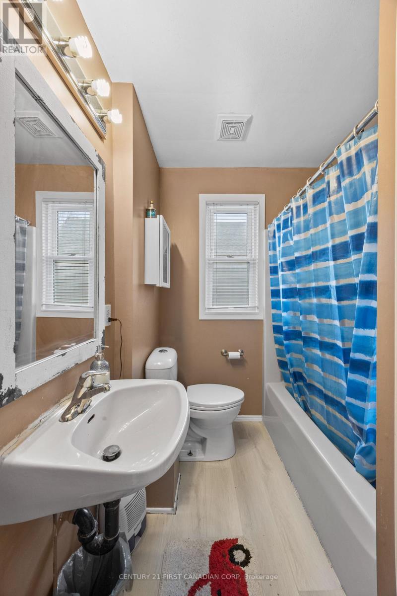 24 Terrence Street, London East, Ontario  N5Z 1C1 - Photo 13 - X12917846