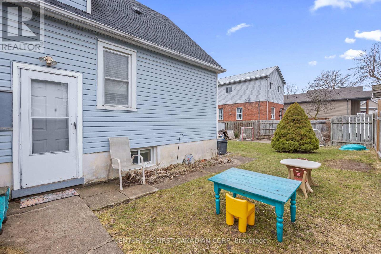 24 Terrence Street, London East, Ontario  N5Z 1C1 - Photo 22 - X12917846