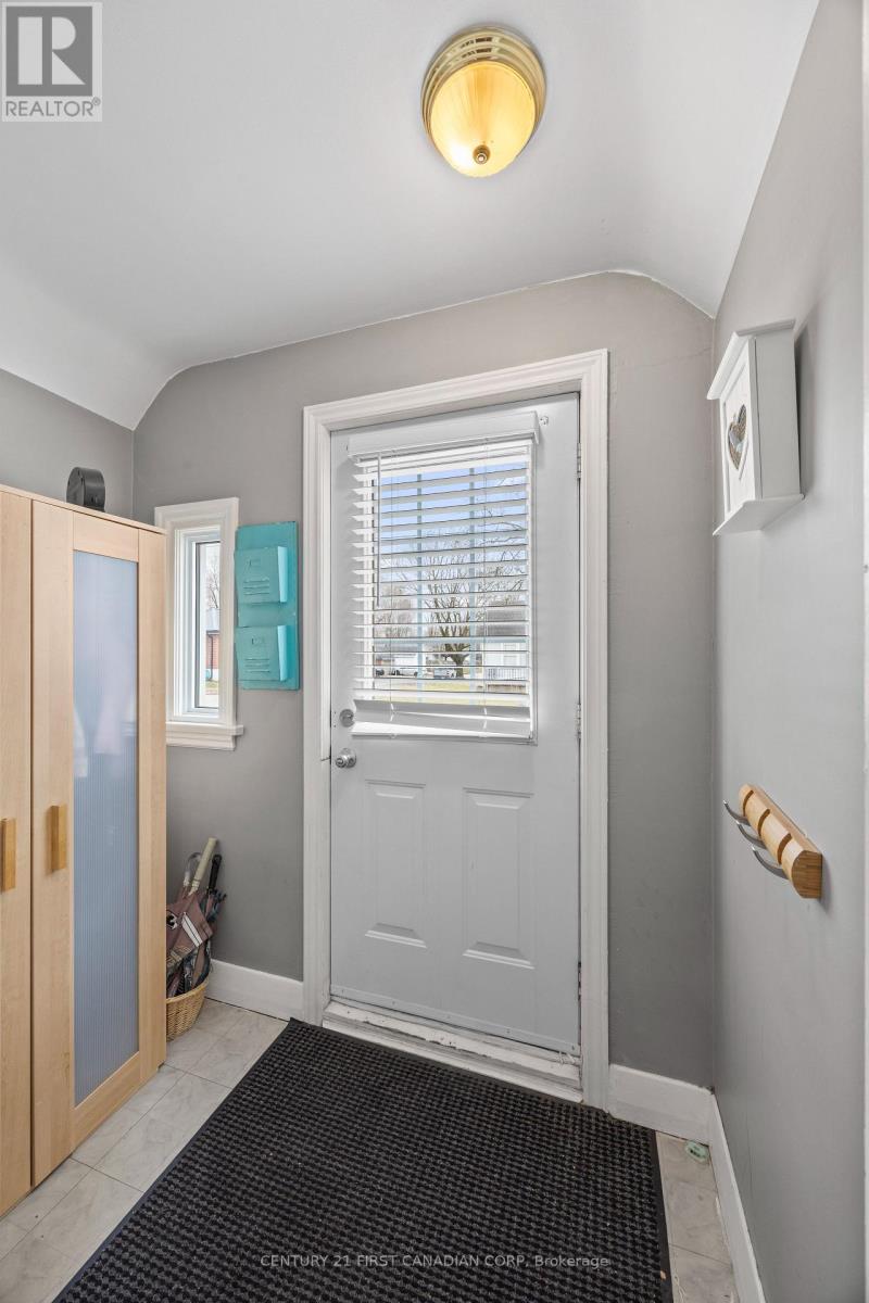 24 Terrence Street, London East, Ontario  N5Z 1C1 - Photo 3 - X12917846