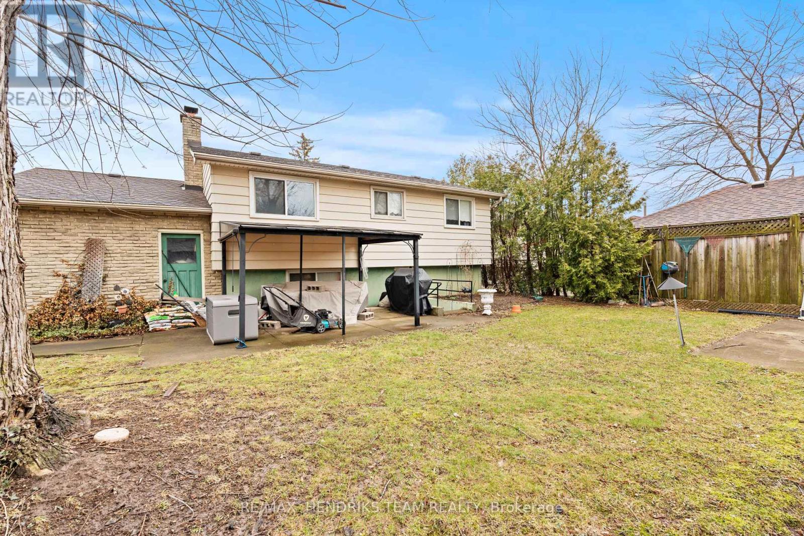 54 Grove Avenue, St. Catharines, Ontario  L2P 1E1 - Photo 21 - X12917074