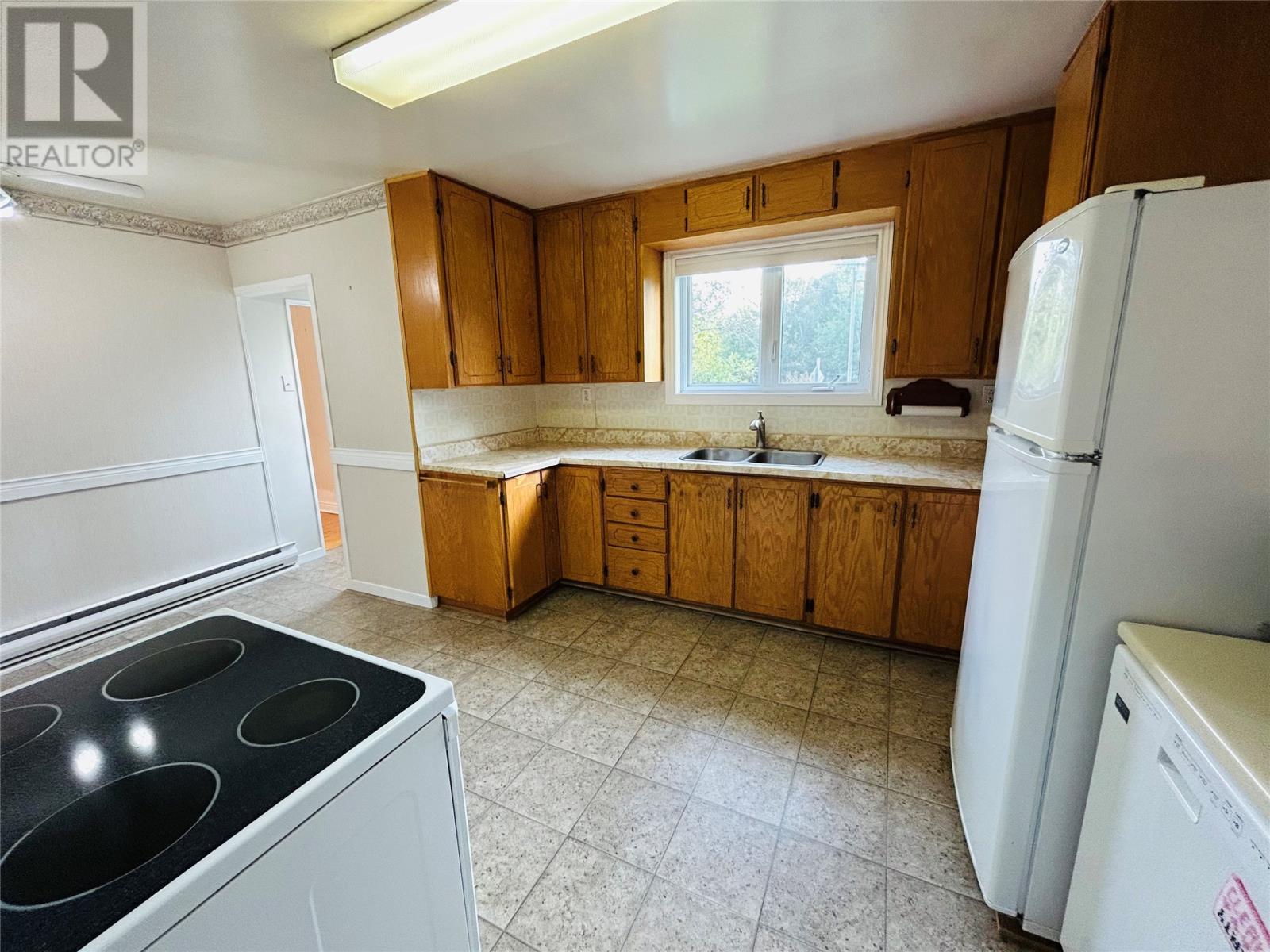 20 Circular Road, Botwood, Newfoundland & Labrador  A0H 1E0 - Photo 4 - 1295490