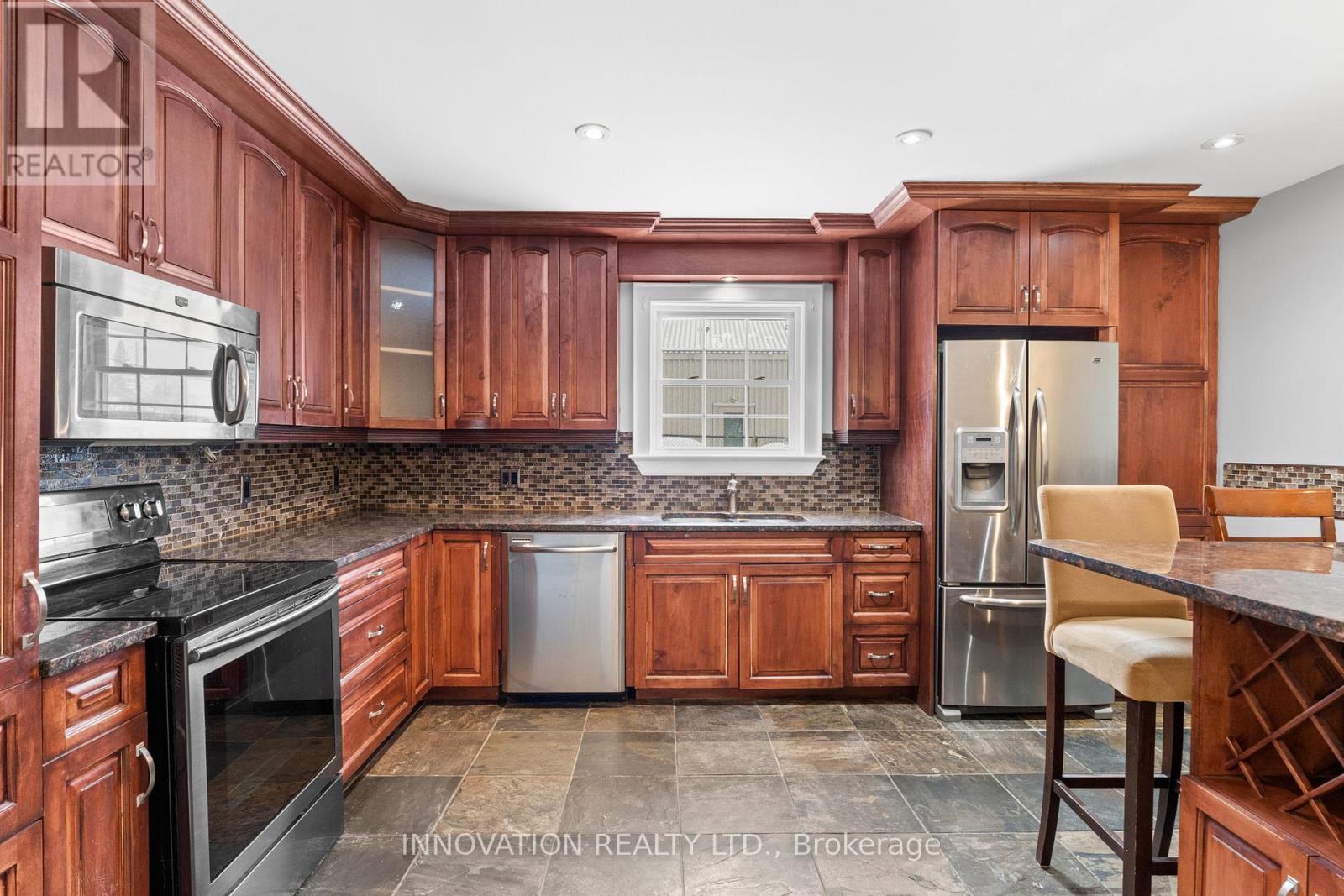 348 Donald B. Munro Drive, Ottawa, Ontario  K0A 1L0 - Photo 6 - X12917792