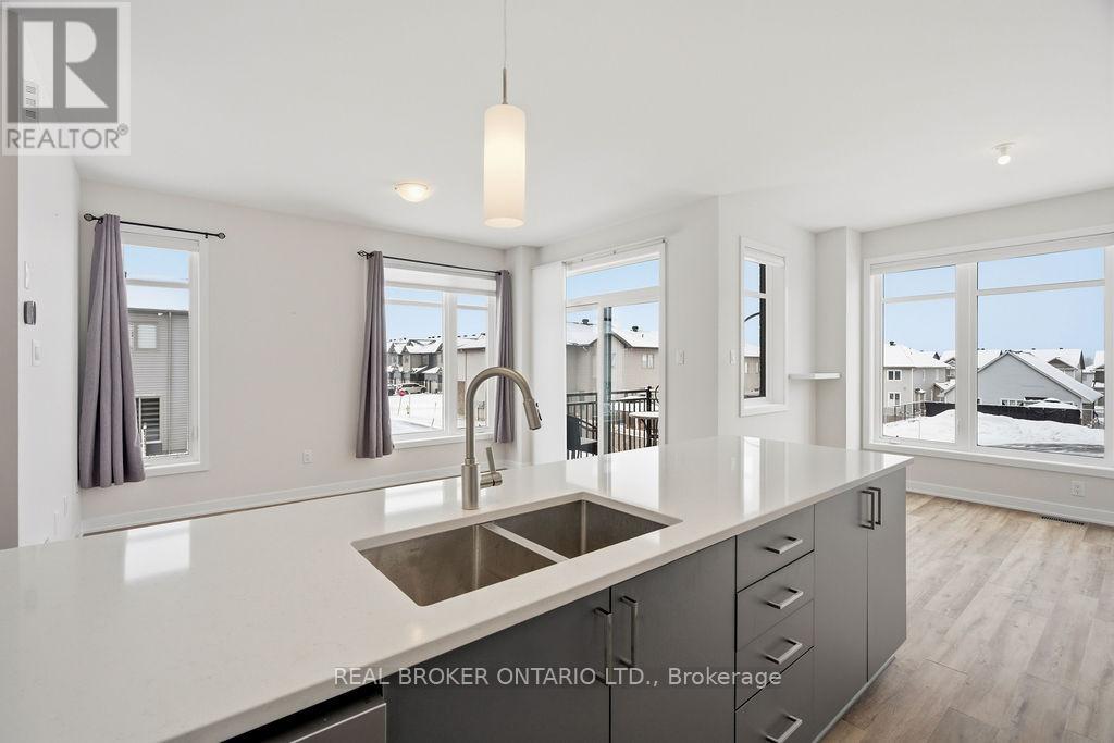 631 Corporal Private, Ottawa, Ontario  K1X 0M7 - Photo 17 - X12917828