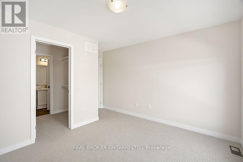 631 Corporal Private, Ottawa, Ontario  K1X 0M7 - Photo 32 - X12917828