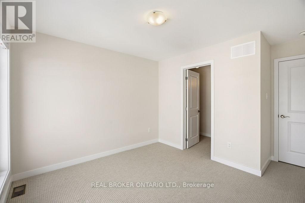 631 Corporal Private, Ottawa, Ontario  K1X 0M7 - Photo 34 - X12917828