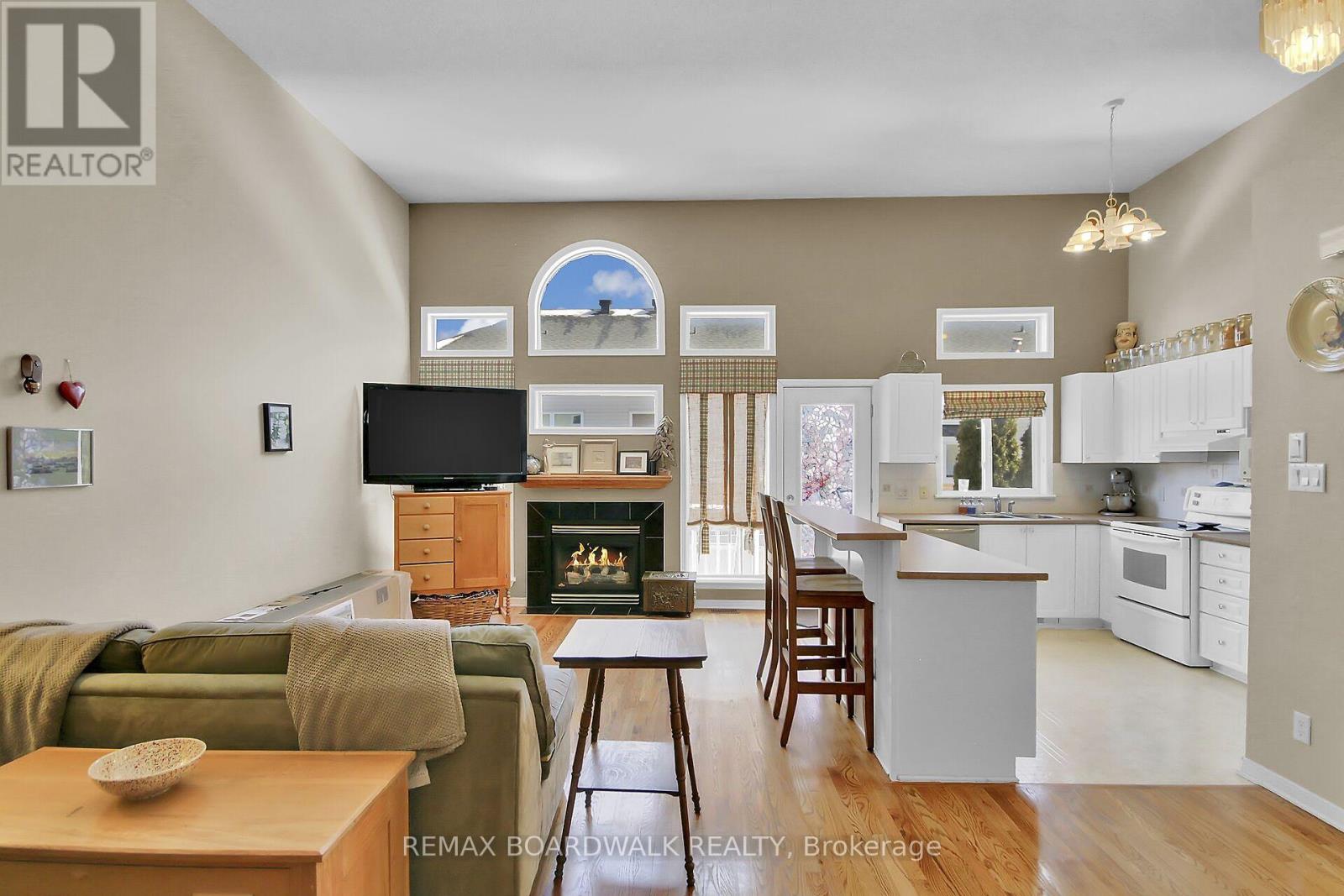 5 Maple Park Private, Ottawa, Ontario  K1T 4A6 - Photo 10 - X12917830