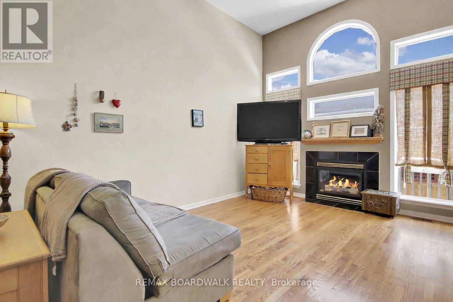 5 Maple Park Private, Ottawa, Ontario  K1T 4A6 - Photo 15 - X12917830